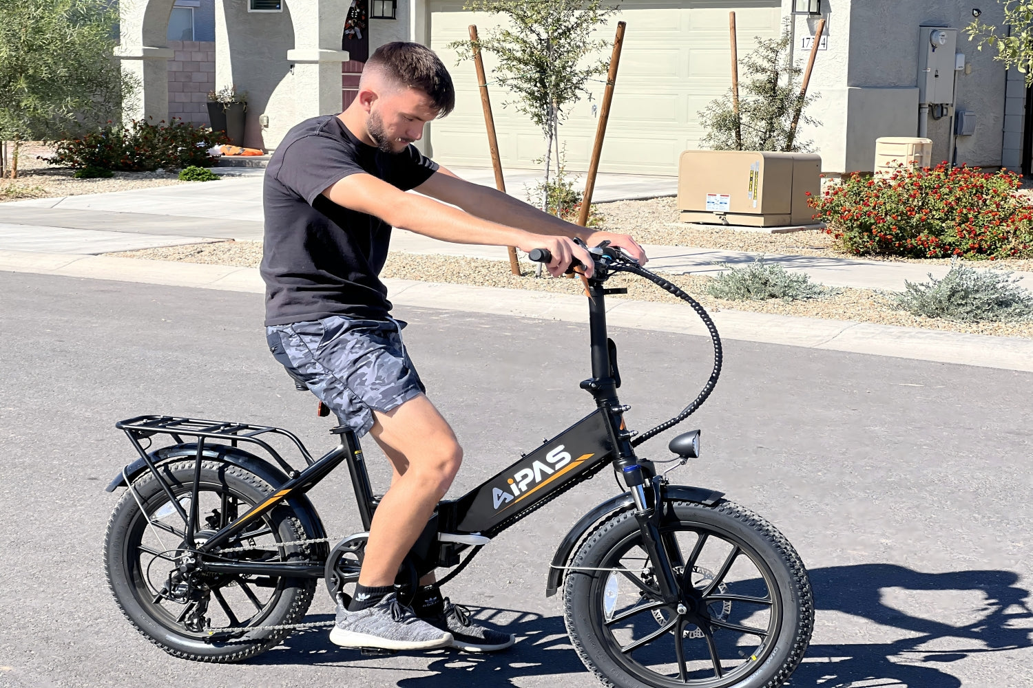 Discover the Best Foldable Electric Bike Online at AipasBike