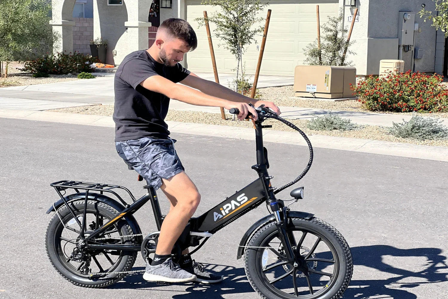 Discover the Best Foldable Electric Bike Online at AipasBike